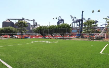 Ayuntamiento de Manzanillo avanza en la construcción de tres canchas de futbol 5