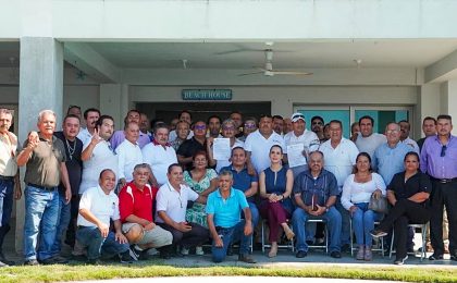 Rosi Bayardo mantiene cercanía con los sectores de la población; se reúne con taxistas de Manzanillo