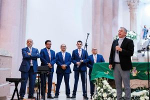 Enamora Grupo Cantares a Coalcomán de Vázquez Pallares, en Michoacán