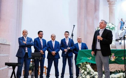 Enamora Grupo Cantares a Coalcomán de Vázquez Pallares, en Michoacán