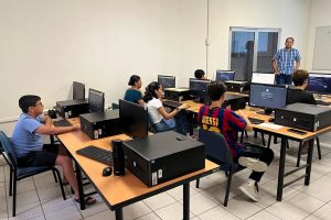 Con curso de verano, UdeC acerca la historia y la astronomía a un grupo de adolescentes