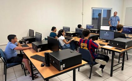 Con curso de verano, UdeC acerca la historia y la astronomía a un grupo de adolescentes