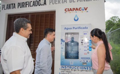 Gobernadora de Colima entrega rehabilitación de la planta purificadora de agua en Puerta de Ánzar