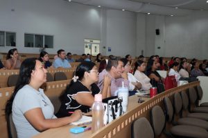 UdeC capacita a personal de Tecomán para prevenir y atender el riesgo suicida