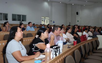 UdeC capacita a personal de Tecomán para prevenir y atender el riesgo suicida