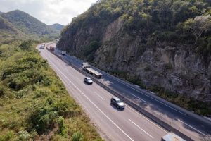 Sólo vehículos pesados pagarán cuota en el Corredor Logístico Colima-Manzanillo