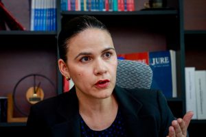 Mejora visibilidad nacional e internacional revista De Jure