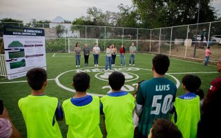 Gobernadora de Colima entregó nueva cancha de futbol 5 en la colonia ‘Valle Real’ de Cuauhtémoc