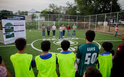 Gobernadora de Colima entregó nueva cancha de futbol 5 en la colonia ‘Valle Real’ de Cuauhtémoc