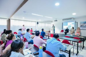 Actualiza UdeC plan de estudios de Técnico Analista Químico a partir de los avances y necesidades actuales