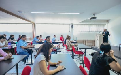 Necesario formar profesionales que trabajen en diferentes  contextos y respondan a los problemas globales: Xóchitl Trujillo