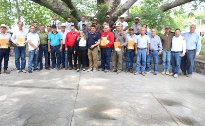 Gobierno del Estado de Colima y Conagua entregan cartas de apoyos a productores y módulos de riego por  casi 58 mdp
