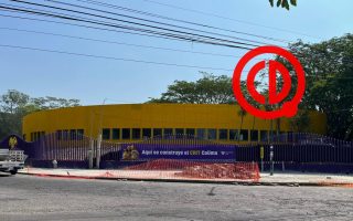 Indira Vizcaíno e integrantes de Fundación Teletón revisan detalles finales para la inauguración del CRIT Colima