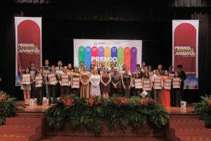 Indira Vizcaíno entregó el Premio Estatal de la Juventud 2026, en el Teatro Hidalgo