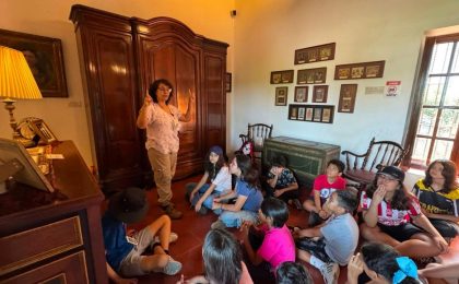 Niñas y niños exploran, crean y juegan en los museos de la UdeC