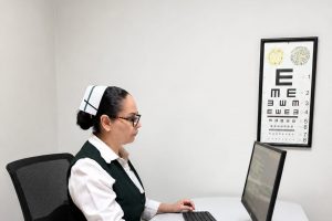 Recomienda IMSS Colima reducir tiempo frente a pantallas para proteger la vista